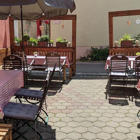 Gasthof Hotel Rose Obereisenheim Eksteriør bilde
