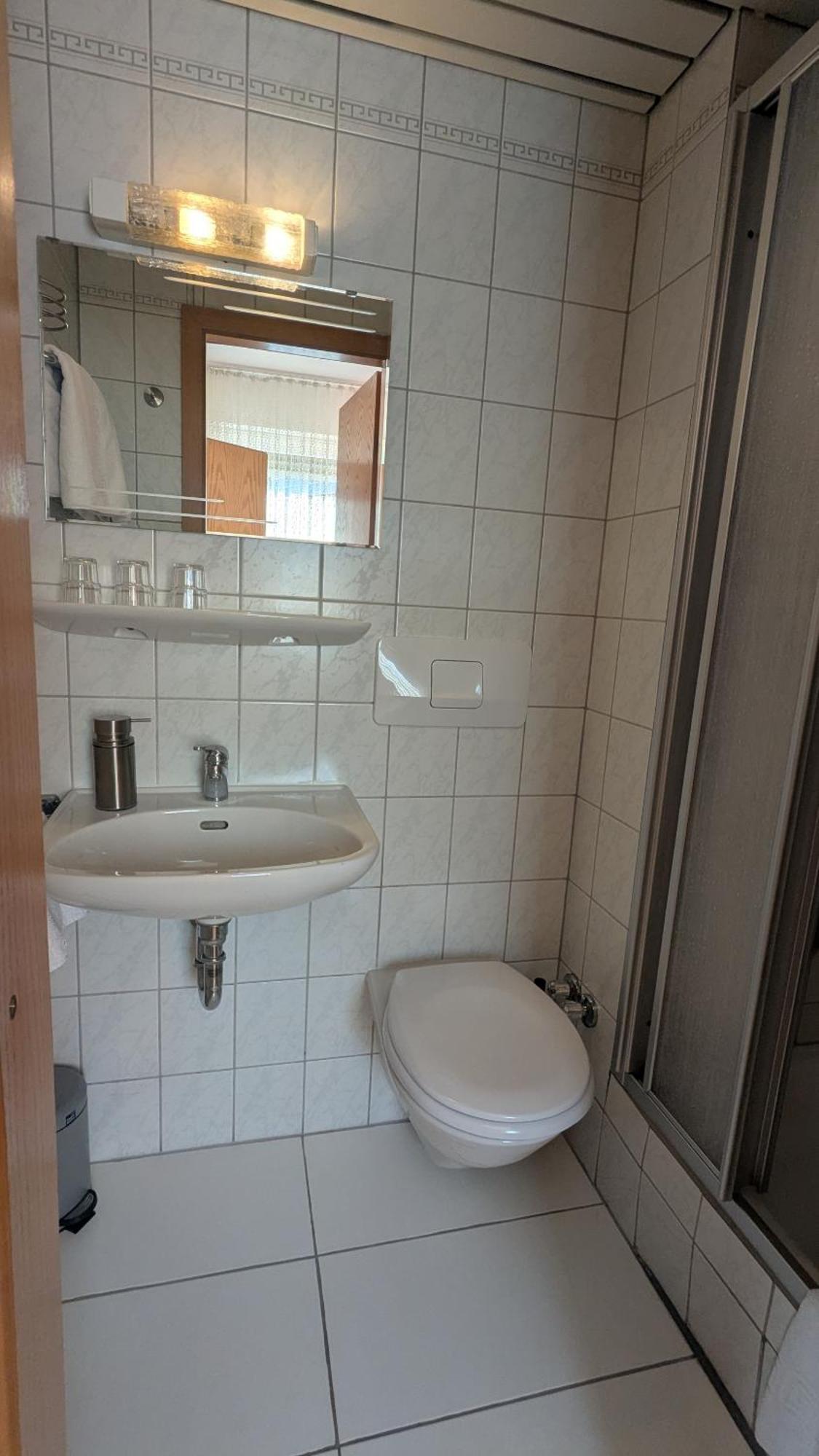 Gasthof Hotel Rose Obereisenheim Rom bilde