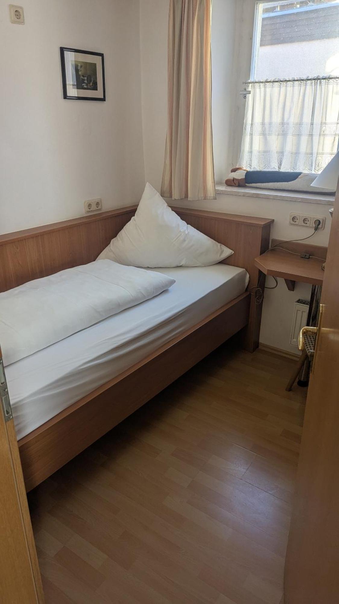 Gasthof Hotel Rose Obereisenheim Rom bilde