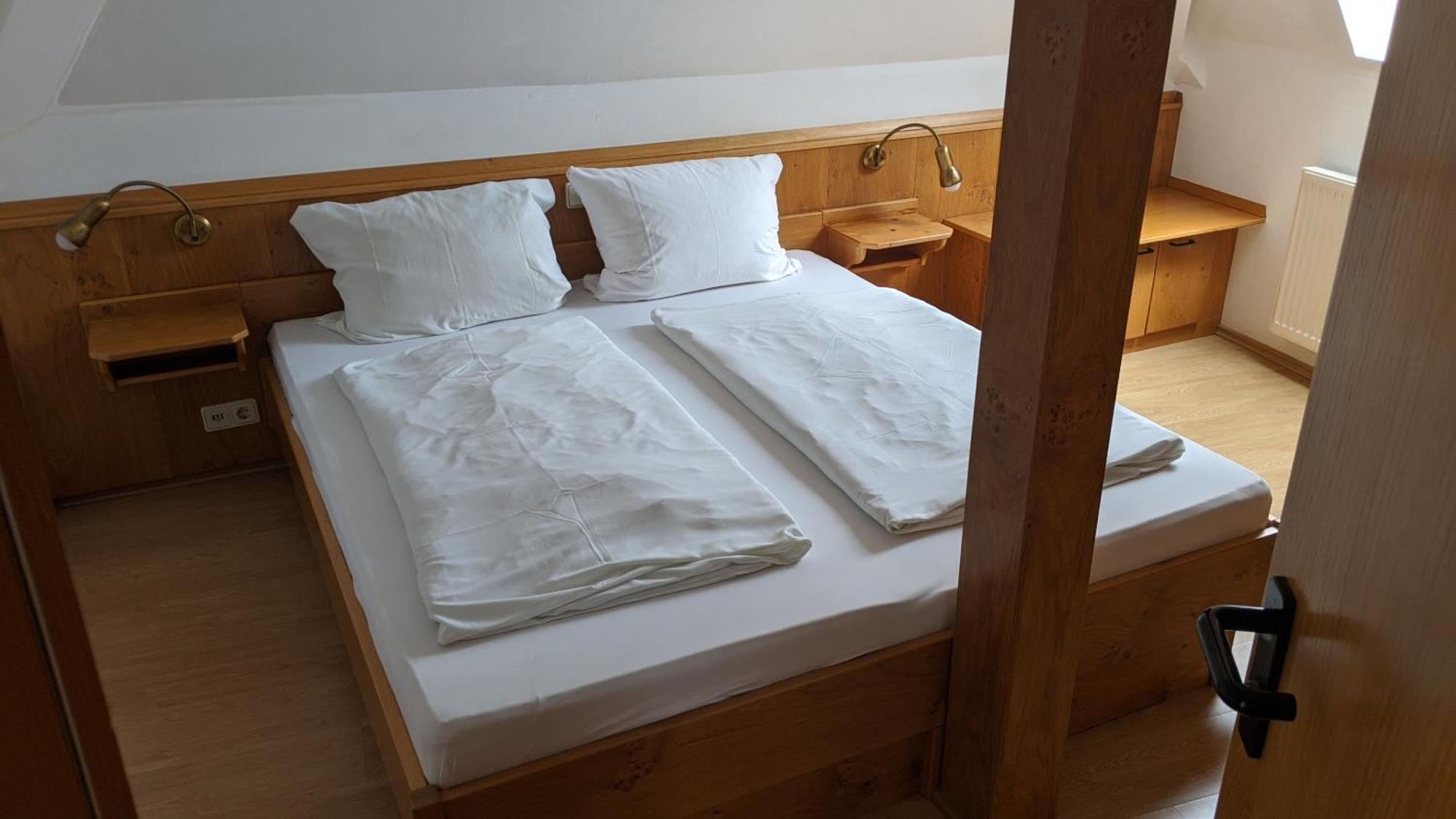Gasthof Hotel Rose Obereisenheim Rom bilde