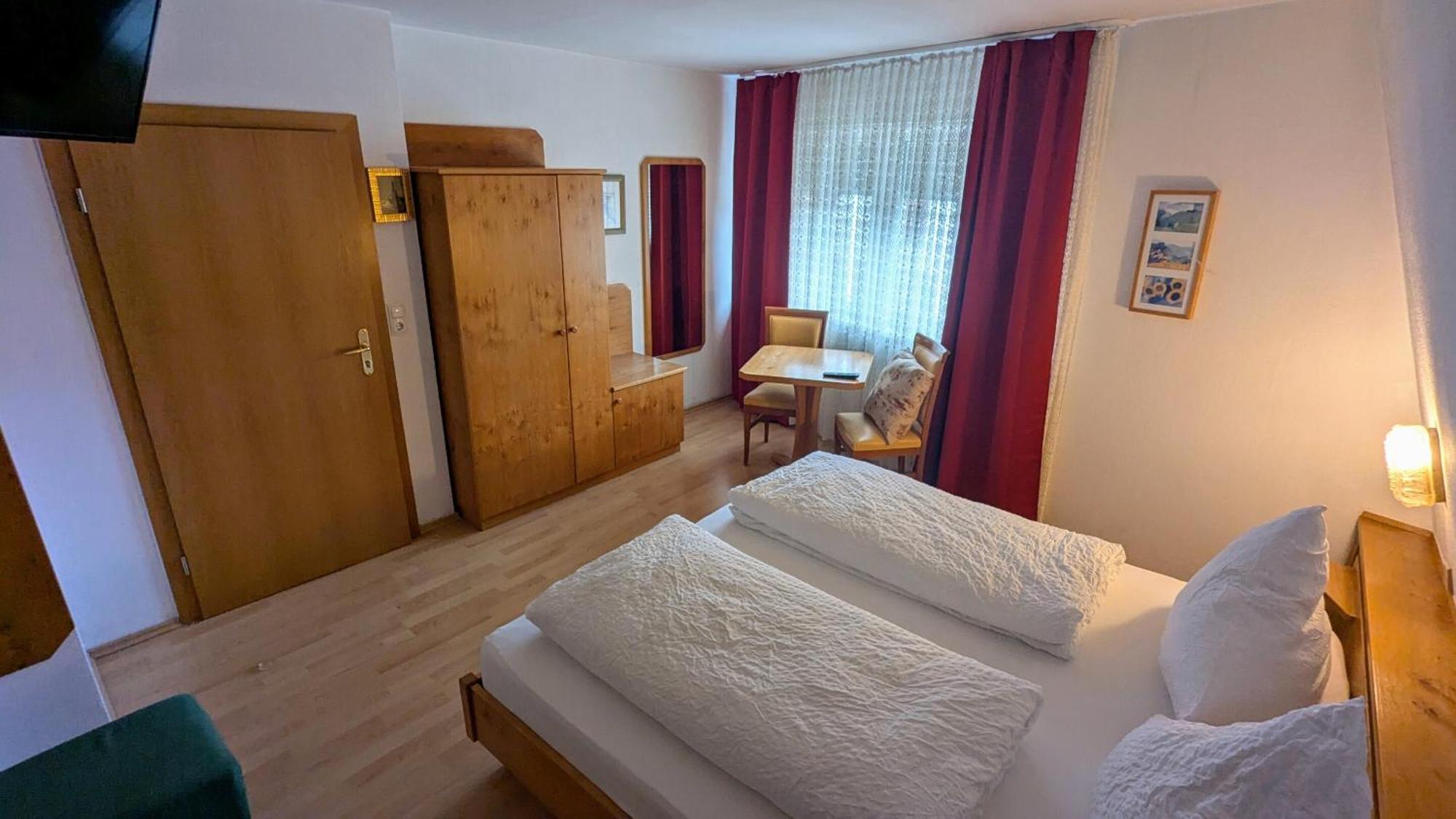 Gasthof Hotel Rose Obereisenheim Rom bilde