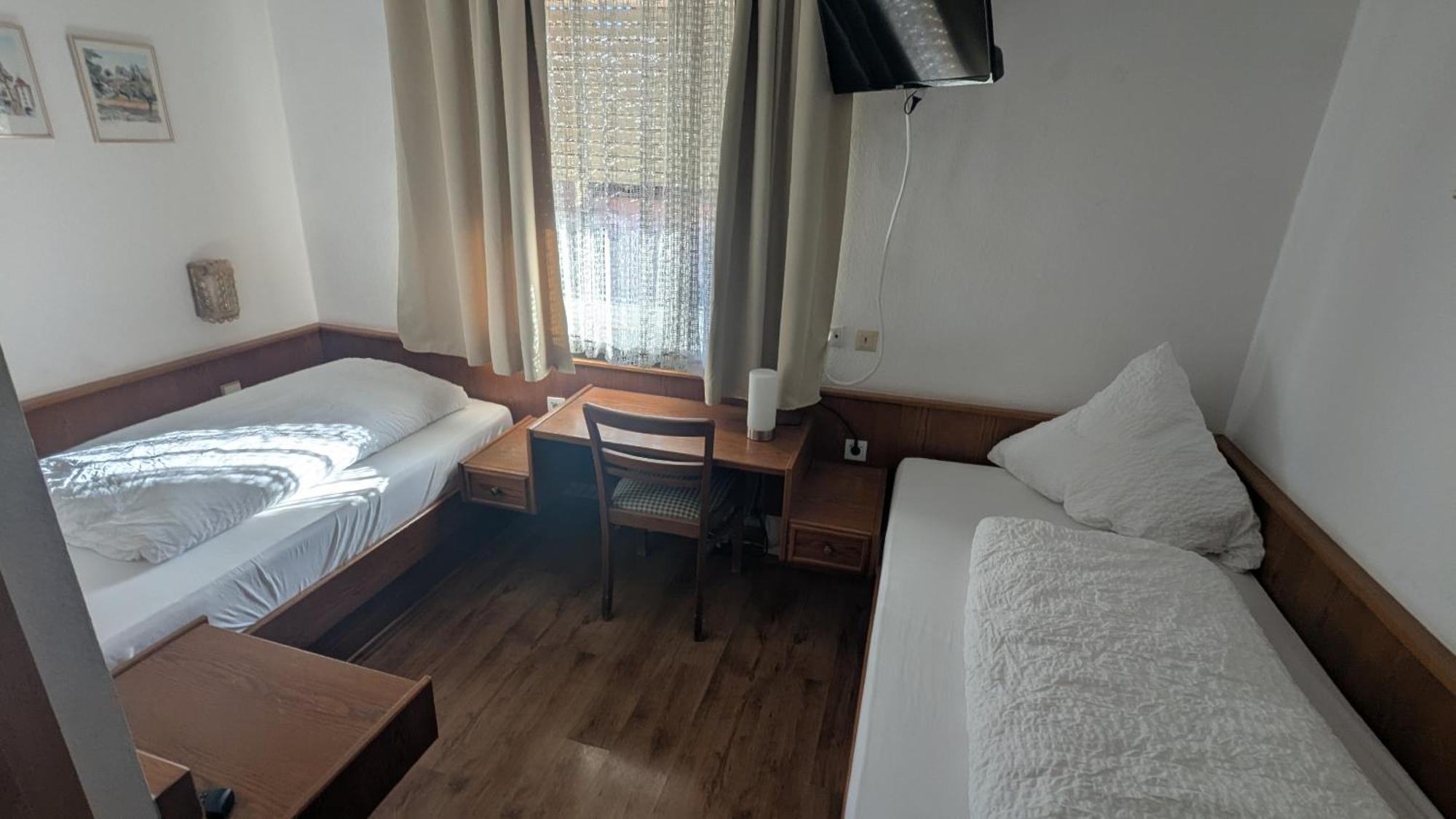 Gasthof Hotel Rose Obereisenheim Rom bilde