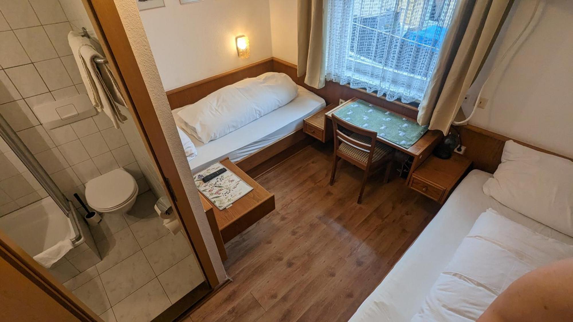 Gasthof Hotel Rose Obereisenheim Rom bilde